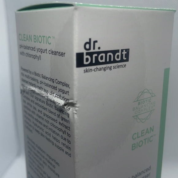Dr. Brandt clean biotic ph-balanced yogurt cleanser with chlorophyll 105ml/3.5oz - Picture 7 of 7
